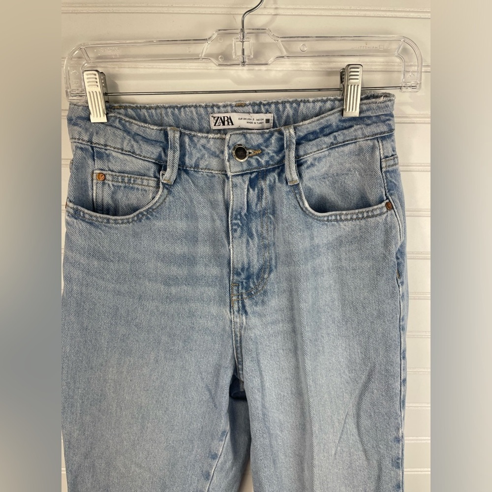 Zara Light Wash Casual Frayed Hem Jeans Size 2 Women’s EUC - Picture 5 of 10